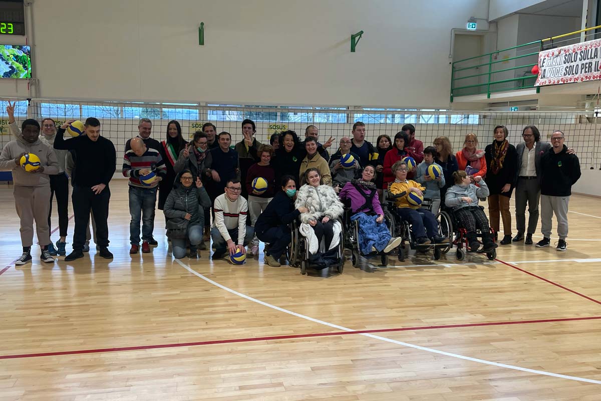 Inclusive Volleyball: Visottica Group proudly supports ASD Pallavolo Susegana Un progetto che consolida l’impegno di Visottica Group per la crescita e il benessere della comunità locale, promuovendo lo sport come strumento di crescita individuale e collettiva.
