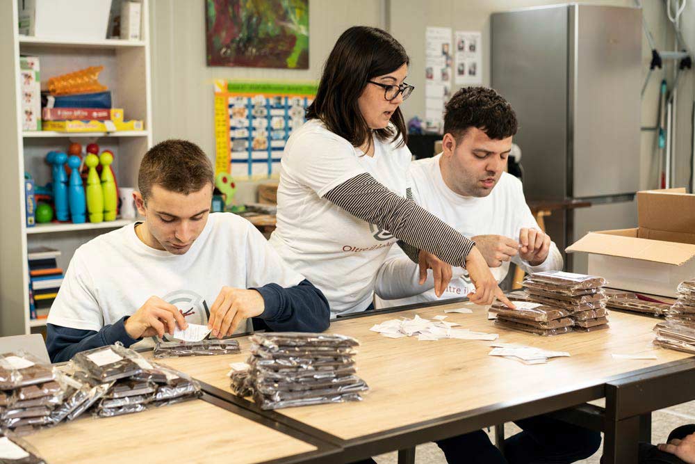 A small Gesture of Solidarity and Inclusion: Easter with Fondazione Oltre il Labirinto Un piccolo gesto di solidarietà e inclusione: Pasqua con la Fondazione Oltre il Labirinto
